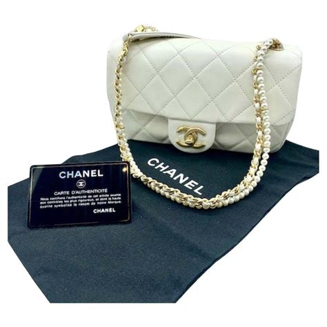 chanel led old medium boy chanel 2.0 flap bag